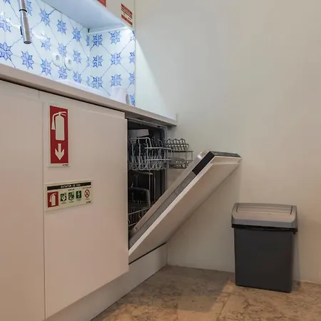 Lovelystay - Cozy Duplex In Alfama Lizbona