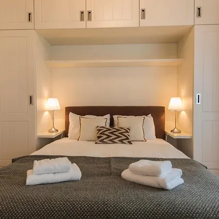 Lovelystay - Cozy Duplex In Alfama Apartament *