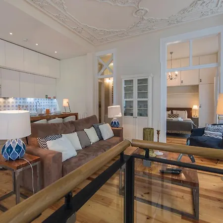 Lovelystay - Cozy Duplex In Alfama Apartament Lizbona