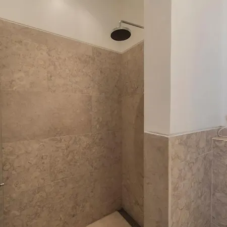 Lovelystay - Cozy Duplex In Alfama Lizbona