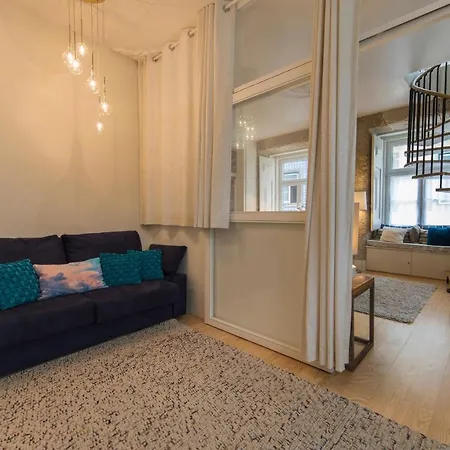 Lovelystay - Cozy Duplex In Alfama Apartament Lizbona