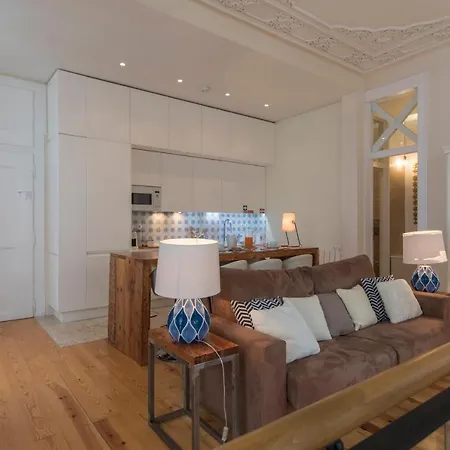Lovelystay - Cozy Duplex In Alfama