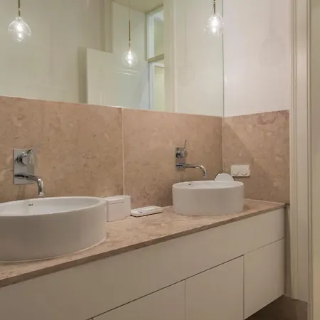 Lovelystay - Cozy Duplex In Alfama Lisbon