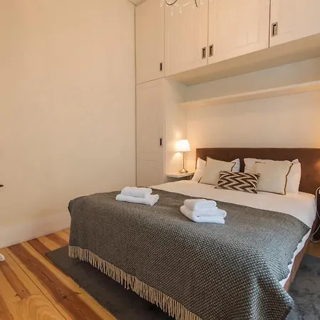 Lovelystay - Cozy Duplex In Alfama